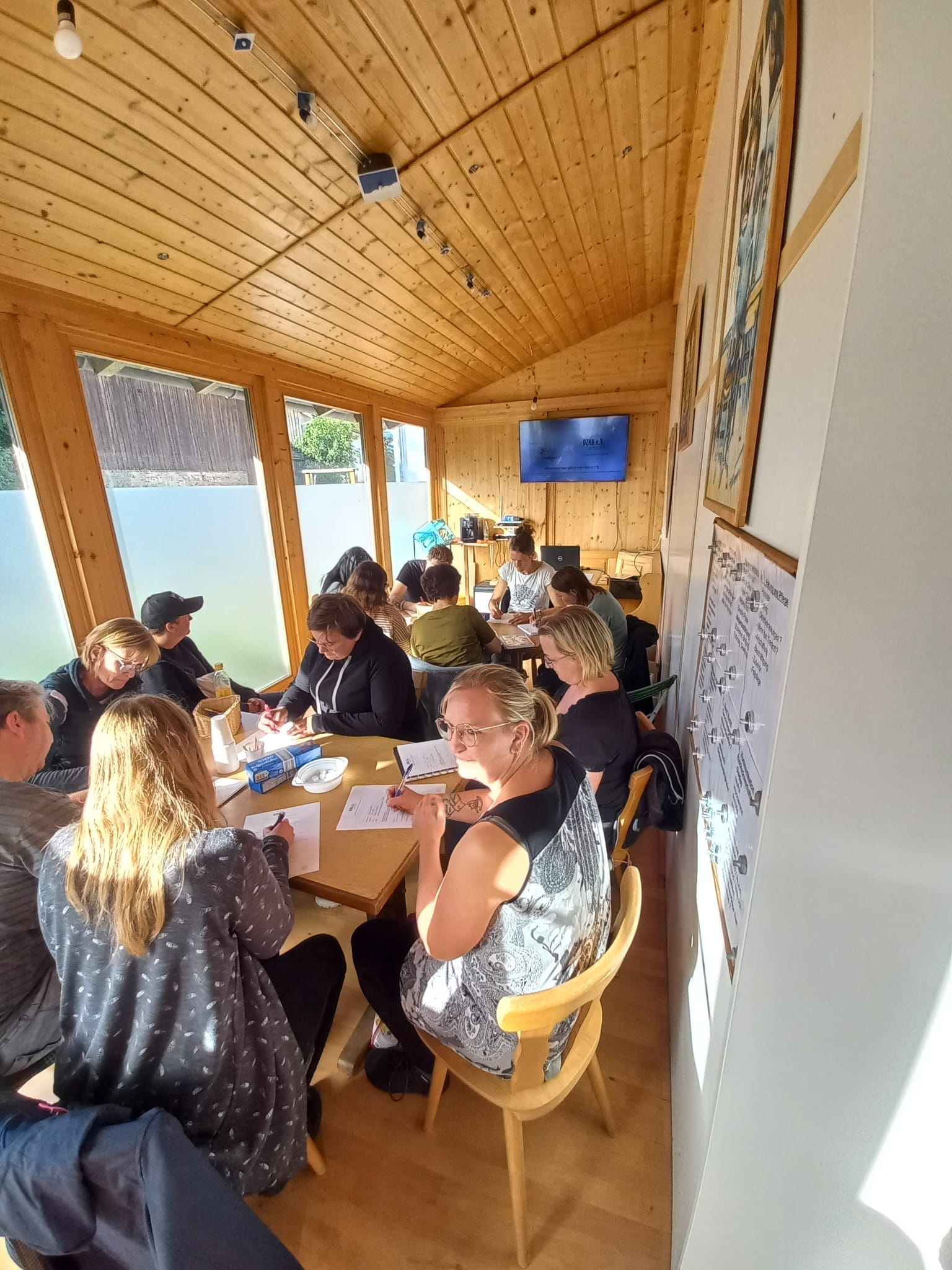 Vorbereitungskurs und Prüfung des DZKB Bayern Hundeführerscheins bei der Hundeschule einHUNDert%